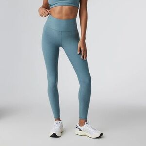 Vuori clean elevation legging